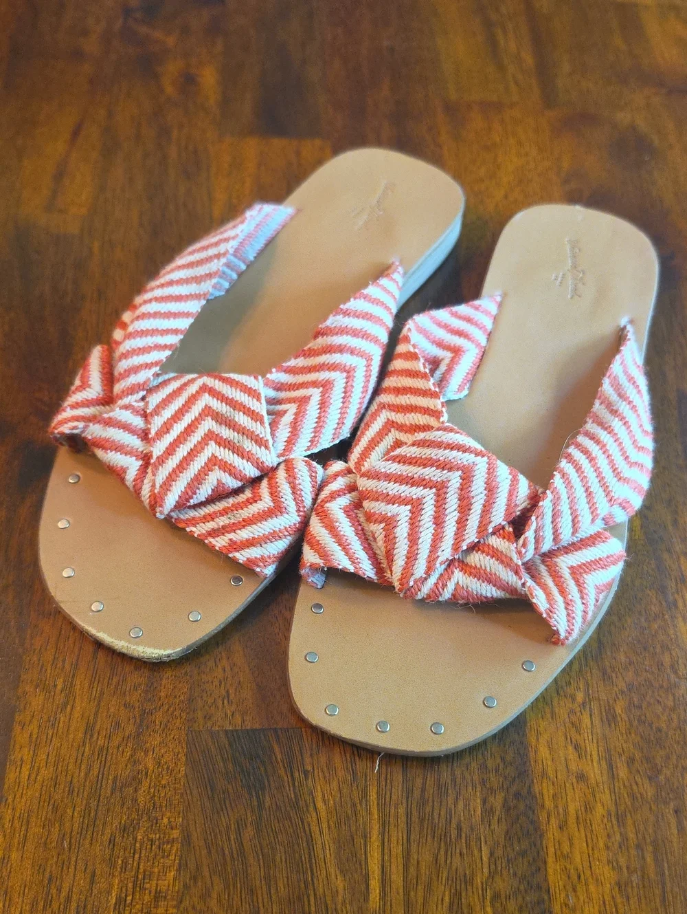 Universal Thread Orange And Cream Striped Sandal Flat Size 10